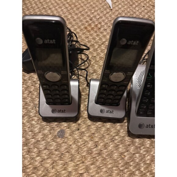 AT&T Cordless Phone System W/ Base & 2 Handsets CL83451 Digital DECT 6.0 Caller - Picture 3 of 4